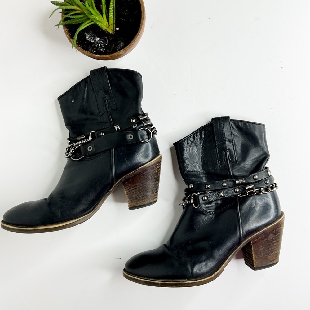 Vintage Arnold Churgin Black Leather Chain Trim Ankle Boots 36